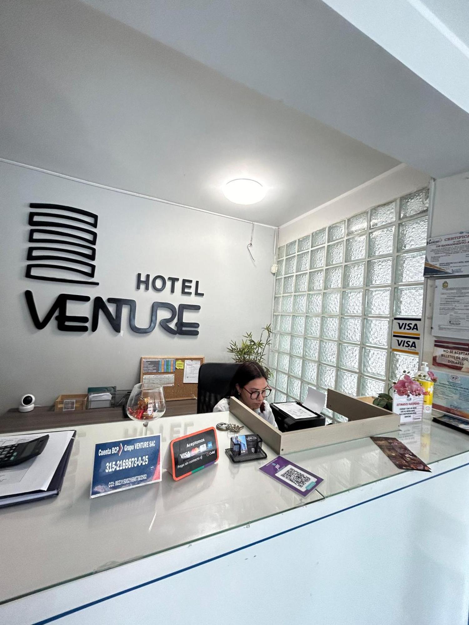 Hotel Venture Чинча Алта Екстериор снимка